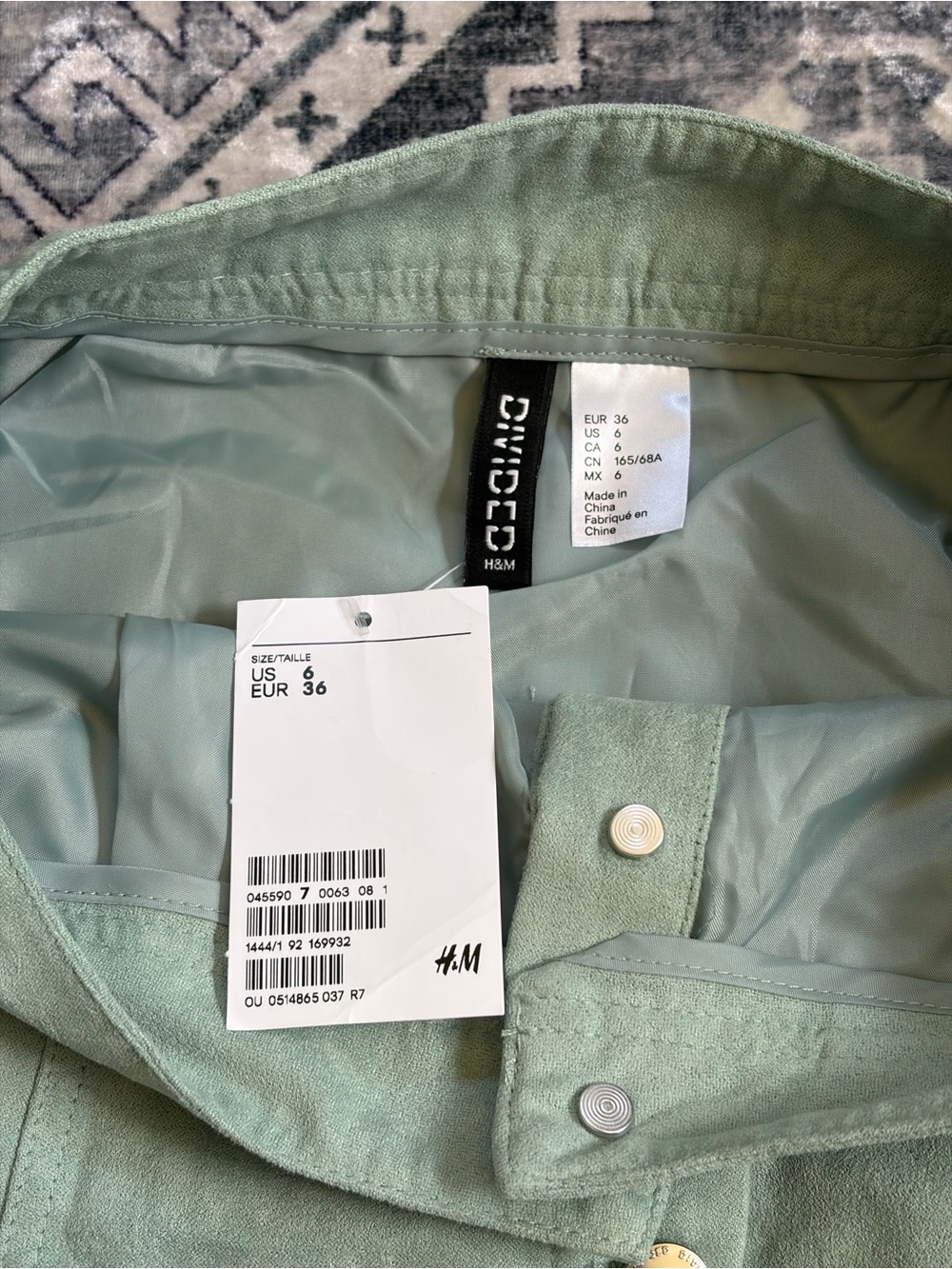 New H&M Divided faux suede mini skirt in tealish color. Size 6 - Picture 2 of 7